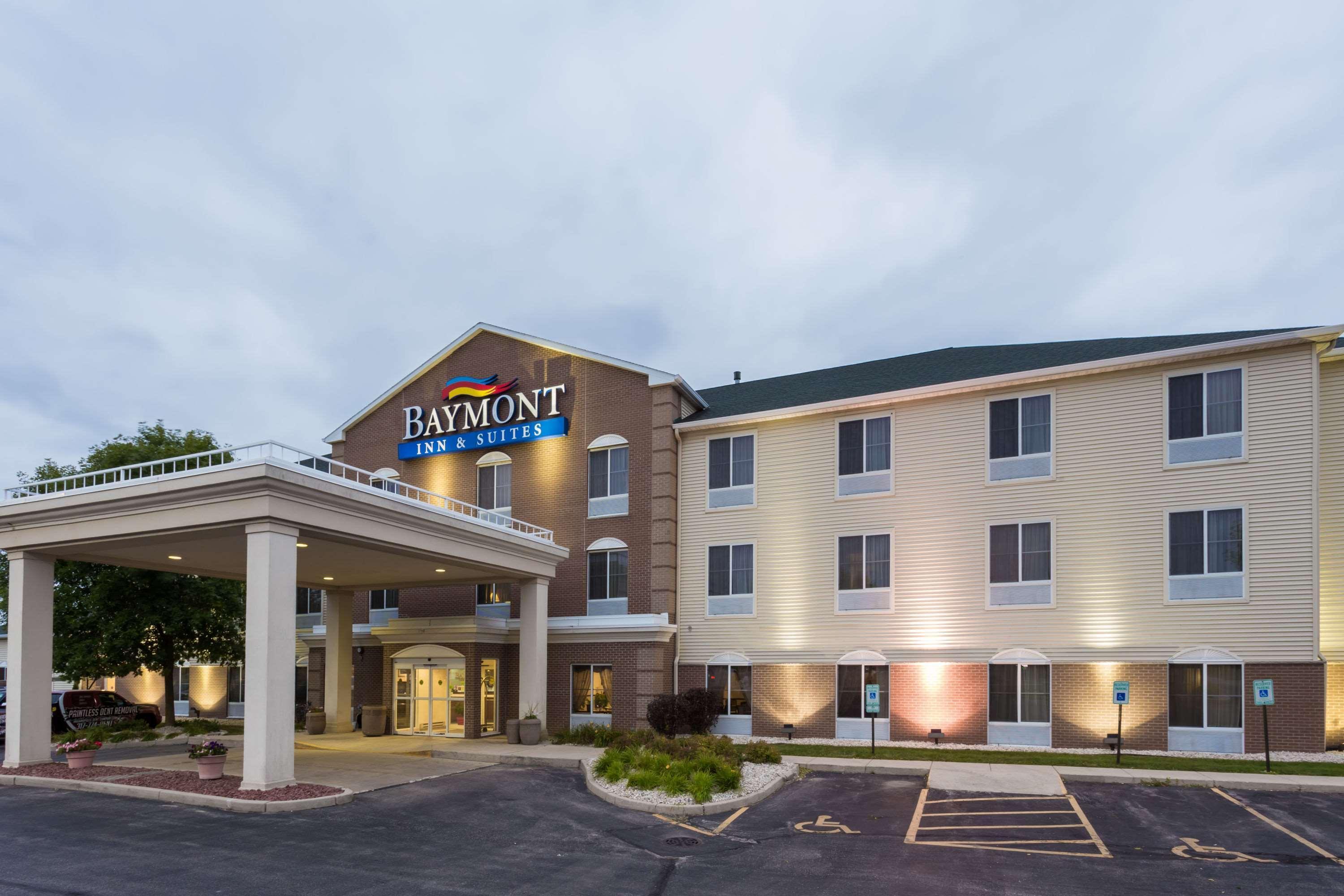 Hotel Baymont By Wyndham Waterford/Burlington Wi Exterior foto